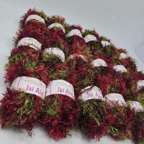 Lot of 17 Moda Dea Jai Alai Yarn Damson 6532 100% Polyester 50g 98yds Green Red - Picture 9 of 11